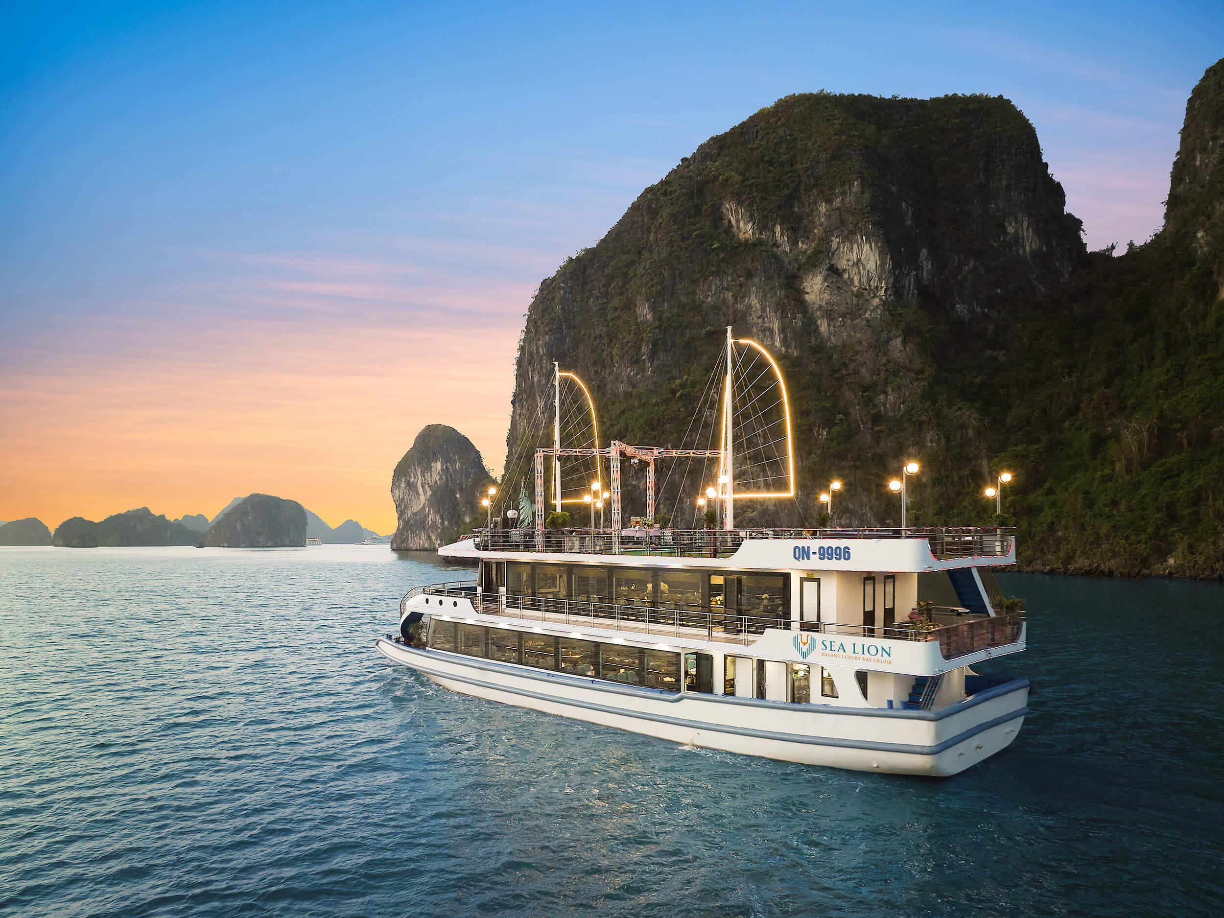 Cozy Bay Cruise brings a new experience for tourists