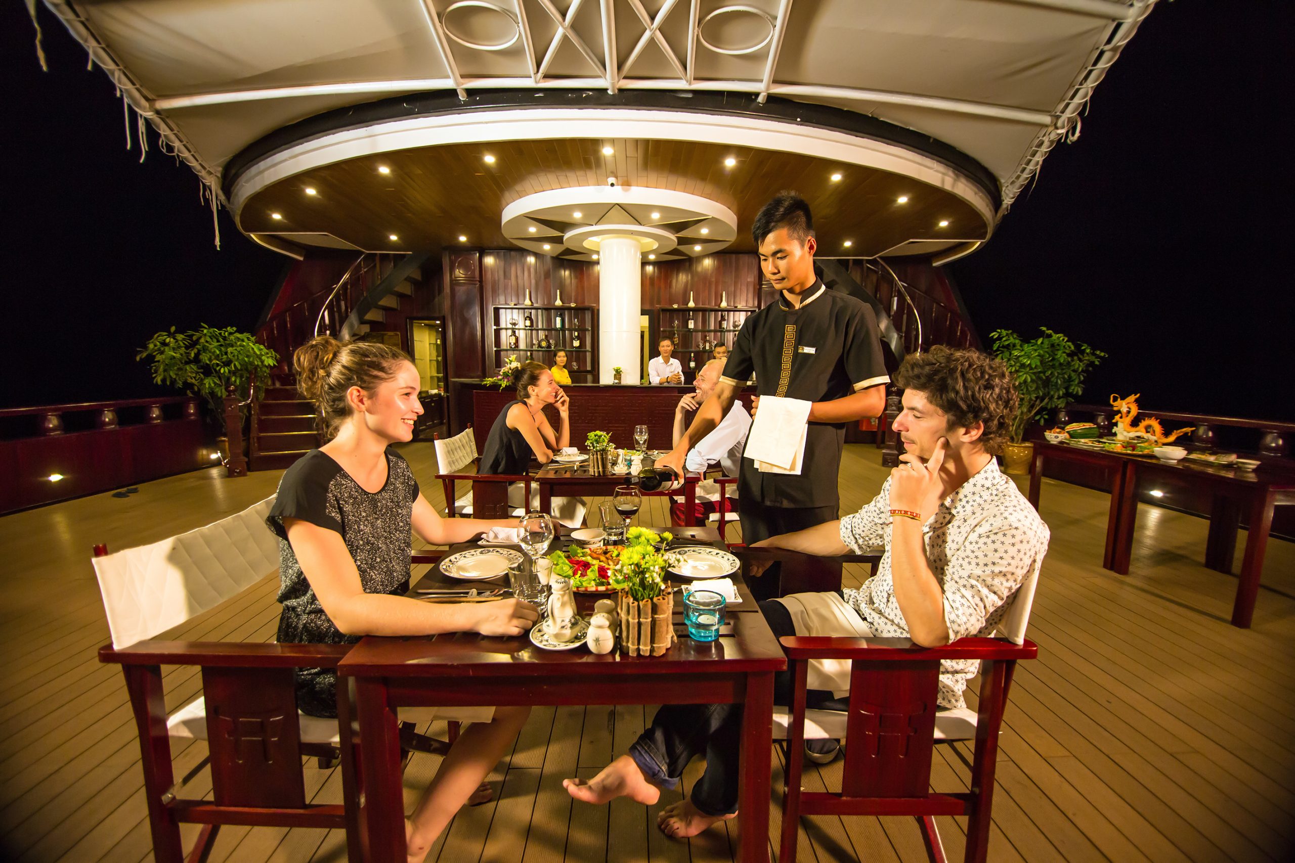 Dragon Legend Cruise - eating dinner in restaurant