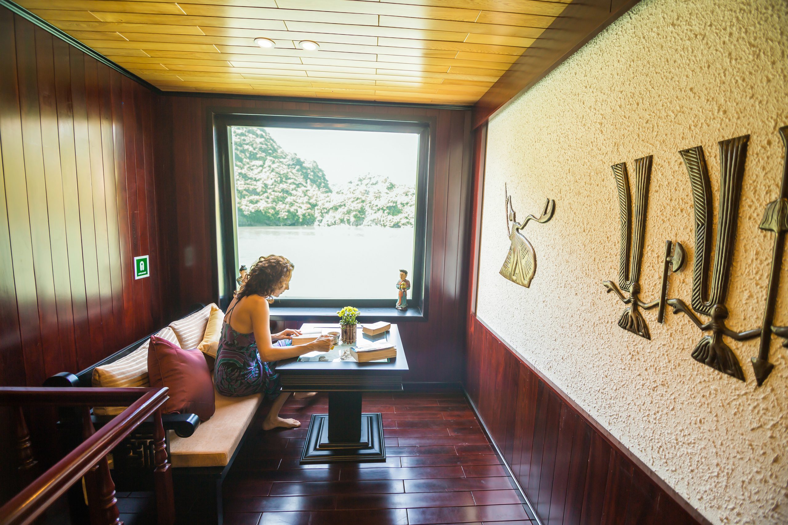 Dragon Legend Cruise - reading room