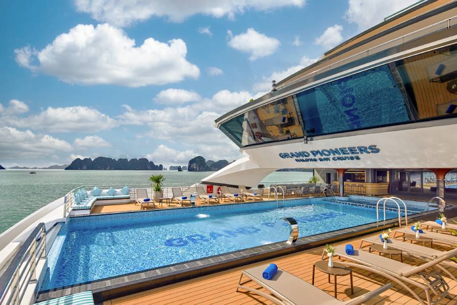 Grand Pioneers Cruise is a 6-star modern cruise