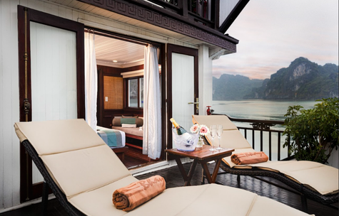 Bahaya Classic Cruise sundeck
