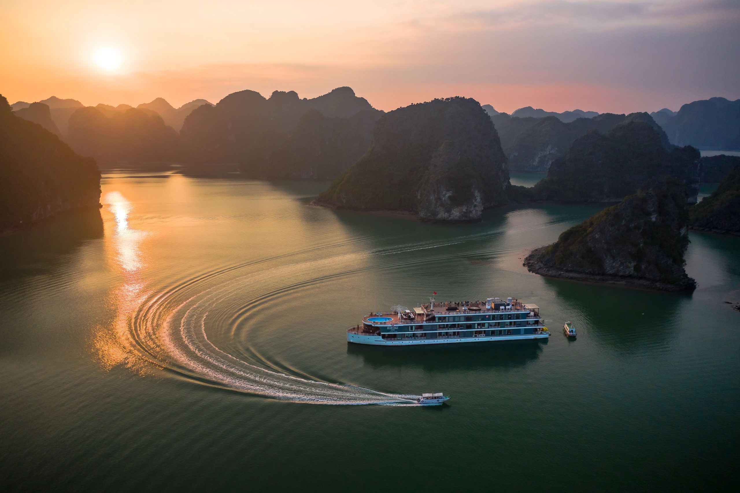 Heritage Cruise Binh Chuan overview