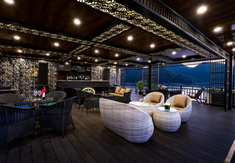 Rita Cruise bar