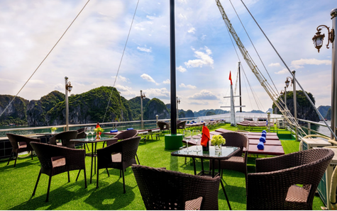 Venezia Cruise outdoor restaurant