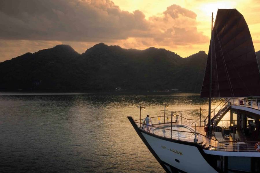 3 tips for your first junk cruise in Halong