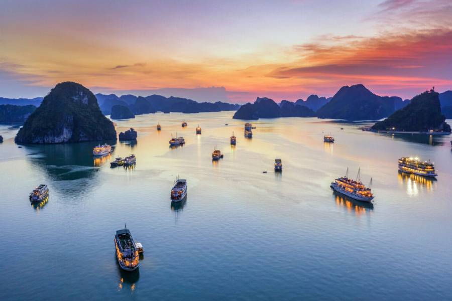 The weather of Halong Bay in April