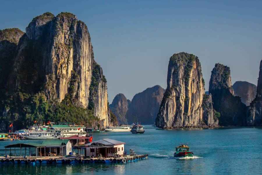 Famous attractions in Halong Bay