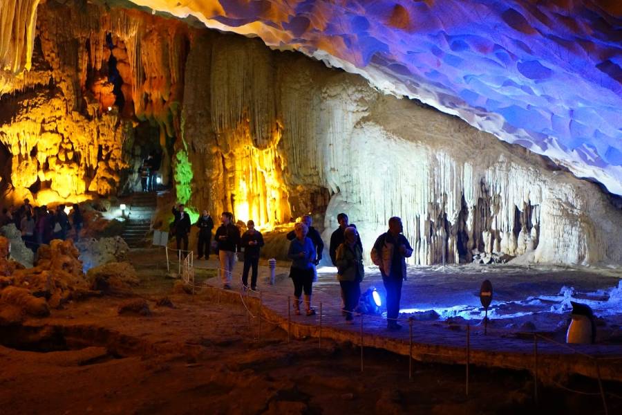 Stop by Sung Sot Cave