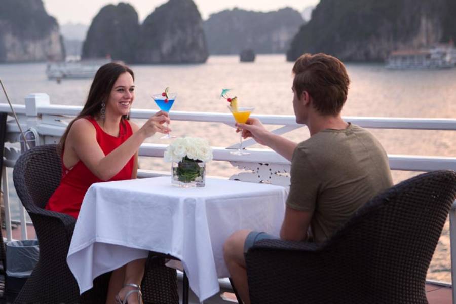 Halong Bay best cruise for honeymoon