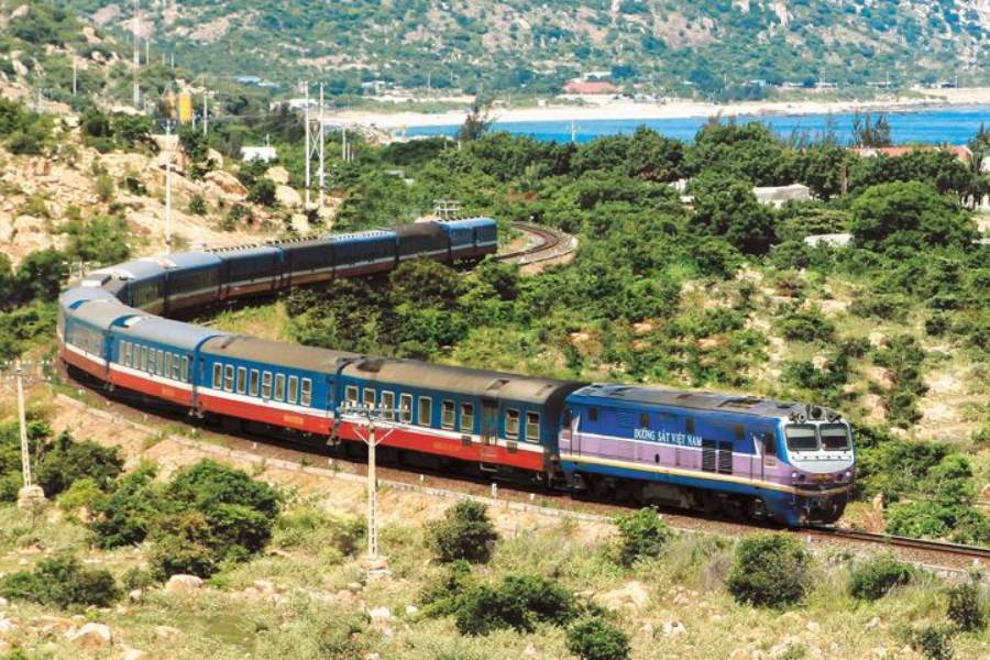 train to Lan Ha Bay