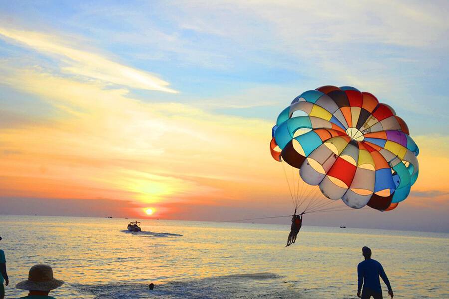 Beach parachuting