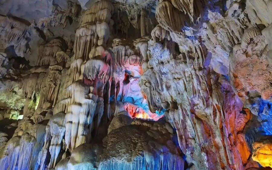 The mysterious part of Thien Cung Cave