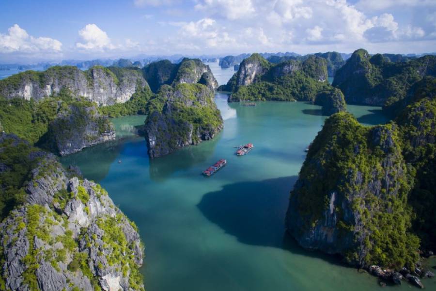 Geography and attractions Bai Tu Long Bay