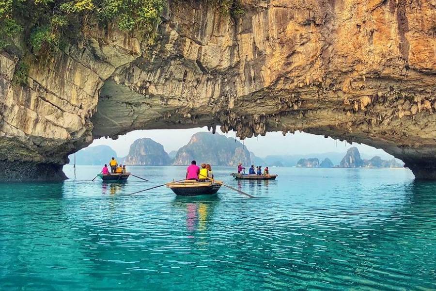 bai tu long activities