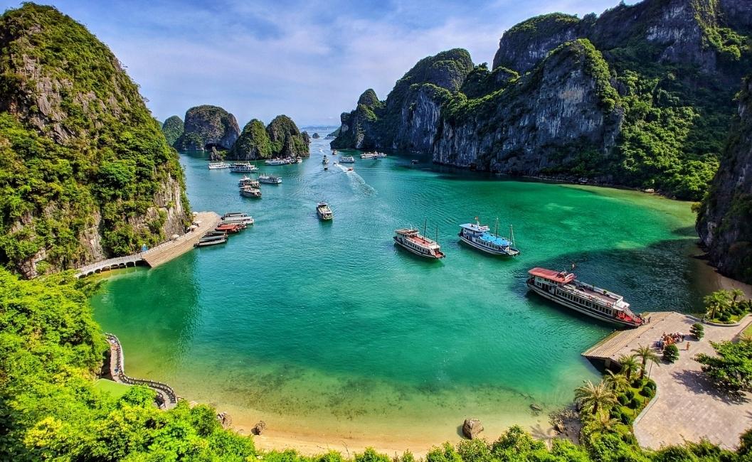 embrace nature’s beauty with Ha Long Bay Vietnam overnight Cruise embrace nature’s beauty with Ha Long Bay Vietnam overnight Cruise