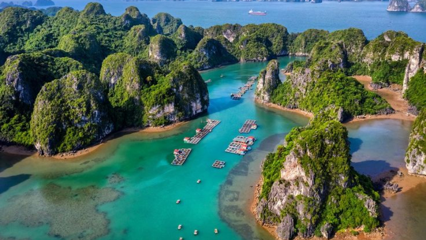 Overview of Halong Bay