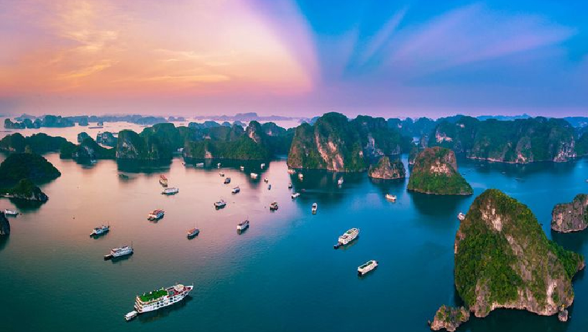 Travel to Ha Long Bay by round trip bus service of Ha Long Bay day cruise from Hanoi