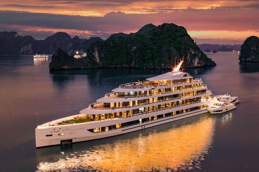 Experience a luxury cruise in Halong Bay
