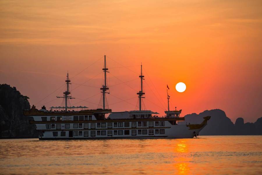 a fantastic overnight cruise in Halong in November