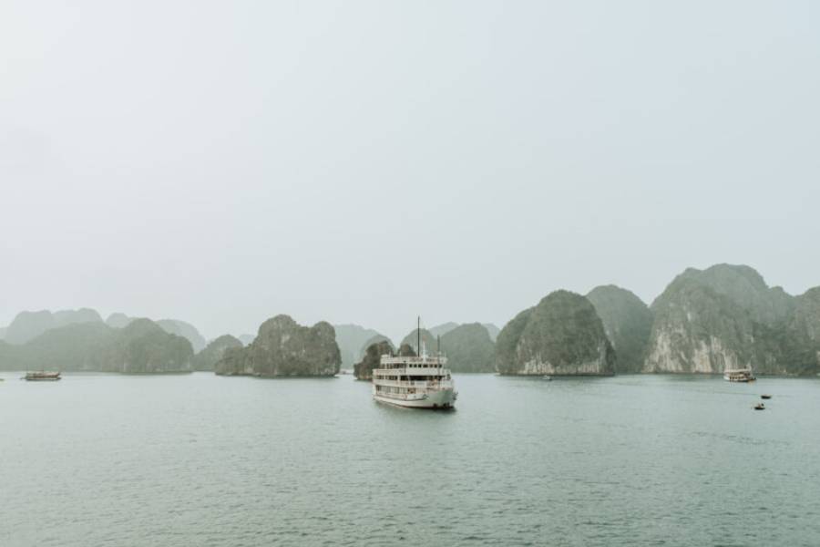 should visit Halong Bay in October or not