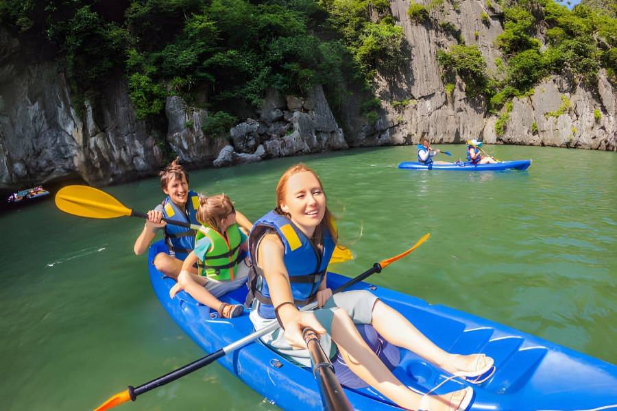 Highlighted activities Ha Long Bay vs Lan Ha Bay