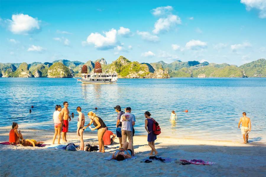 Which should you choose Lan Ha Bay vs Ha Long Bay