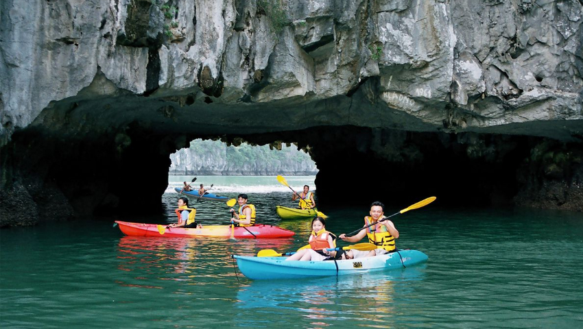 Kayaking at Trinh Nu Cave