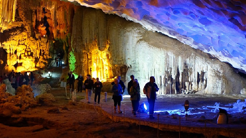 Thien Cung Cave reviews entrance ticket