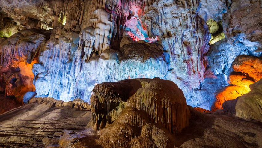 The majestic and mystical Thien Cung Cave photos