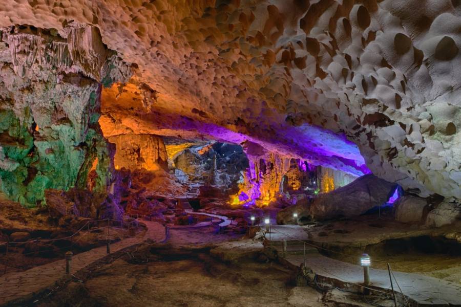 Thien Cung Cave reviews history