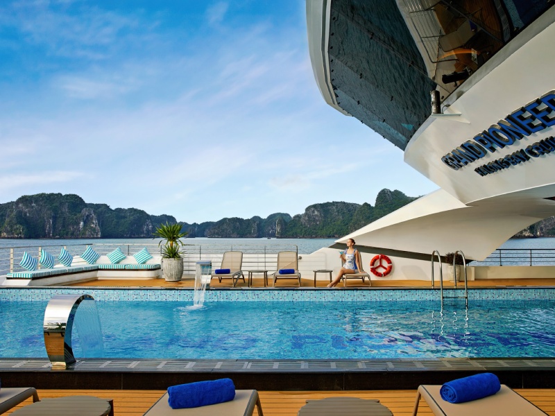 Grand Pioneers I Cruise pool