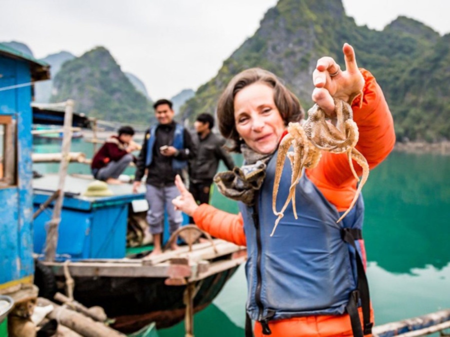 Catch octopus in Vung Vieng Floating Village